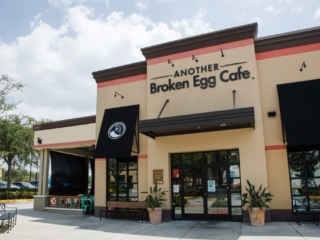 gallery-winter-park-village-broken-egg-cafe